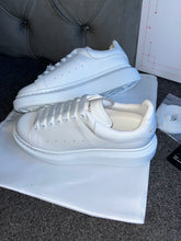 Load image into Gallery viewer, All White Queens