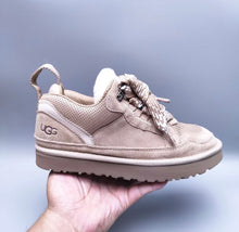 Load image into Gallery viewer, Ugg Short Trainer