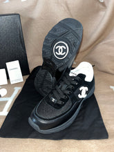 Load image into Gallery viewer, Black & White Runner Trainers