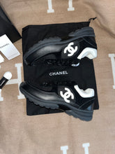 Load image into Gallery viewer, Black & White Runner Trainers