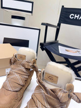 Load image into Gallery viewer, Ugg Trainers