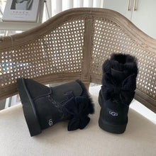 Load image into Gallery viewer, Bow Boots