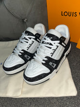 Load image into Gallery viewer, Black & White Trainers