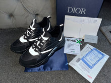 Load image into Gallery viewer, Black Runner Trainers