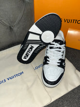 Load image into Gallery viewer, Black & White Trainers