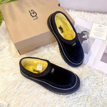 Load image into Gallery viewer, Closed Slippers