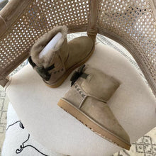 Load image into Gallery viewer, Bow Boots