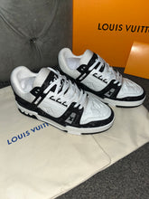 Load image into Gallery viewer, Black & White Trainers