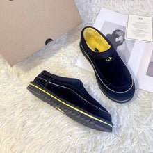 Load image into Gallery viewer, Closed Slippers