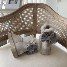 Load image into Gallery viewer, Bow Boots