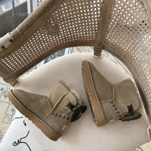 Load image into Gallery viewer, Bow Boots