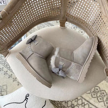 Load image into Gallery viewer, Bow Boots