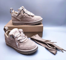 Load image into Gallery viewer, Ugg Short Trainer