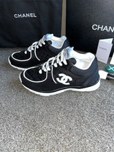 Load image into Gallery viewer, Black Material C Trainers