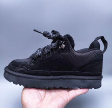Load image into Gallery viewer, Ugg Short Trainer