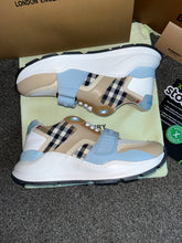 Load image into Gallery viewer, Blue Burbes