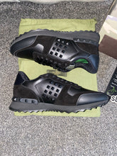 Load image into Gallery viewer, Black Valentos Trainers