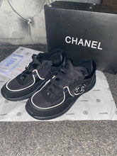 Load image into Gallery viewer, Reflective C Runners