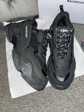 Load image into Gallery viewer, Triple Trainers - All Black