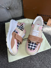 Load image into Gallery viewer, Pink Burb Trainers