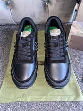 Load image into Gallery viewer, Black Valentos Trainers