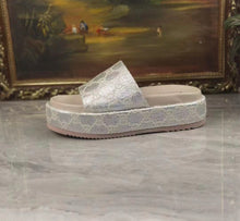 Load image into Gallery viewer, G Thick Platform Sliders