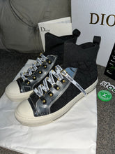 Load image into Gallery viewer, Black Hightops