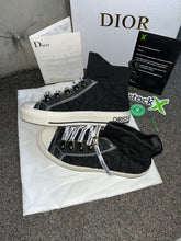 Load image into Gallery viewer, Black Hightops