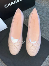 Load image into Gallery viewer, Pink C Flat Shoes