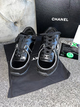 Load image into Gallery viewer, Black & Silver Runner Trainers