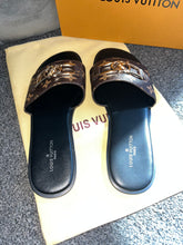 Load image into Gallery viewer, Buckle Sandals