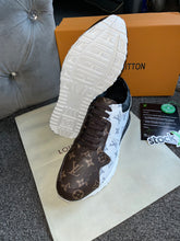 Load image into Gallery viewer, Mens Brown Trainers