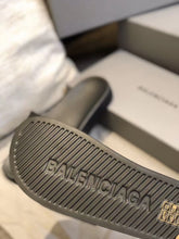 Load image into Gallery viewer, Rubber Sliders