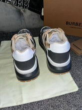 Load image into Gallery viewer, Black Burb Trainers