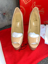 Load image into Gallery viewer, Closed Back Beige Heels