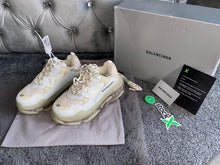 Load image into Gallery viewer, Triple Trainers - Light Gold