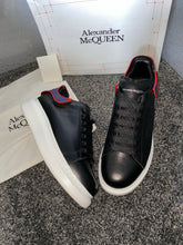 Load image into Gallery viewer, Black Elastic Queens