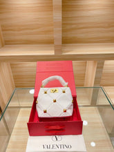 Load image into Gallery viewer, Valentine Small Leather Bag