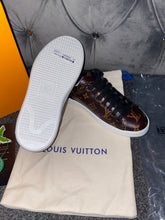 Load image into Gallery viewer, Frontrow Trainers