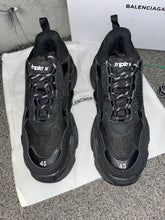 Load image into Gallery viewer, Triple Trainers - All Black