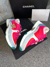 Load image into Gallery viewer, Reflective Colourful C Runner