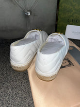 Load image into Gallery viewer, White Leather Pumps