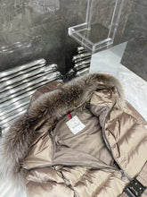 Load image into Gallery viewer, Long Mon Winter Coat