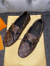 Load image into Gallery viewer, Loafers