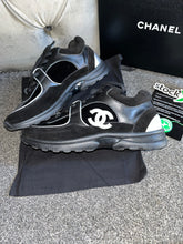 Load image into Gallery viewer, Black & Silver Runner Trainers