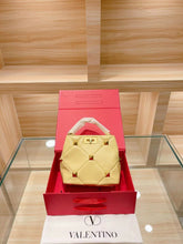 Load image into Gallery viewer, Valentine Small Leather Bag