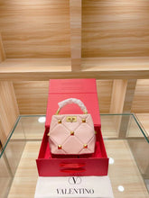 Load image into Gallery viewer, Valentine Small Leather Bag