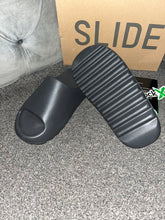 Load image into Gallery viewer, Black Foam Sliders