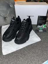 Load image into Gallery viewer, Triple Trainers - All Black