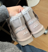 Load image into Gallery viewer, Short Ugg Boots